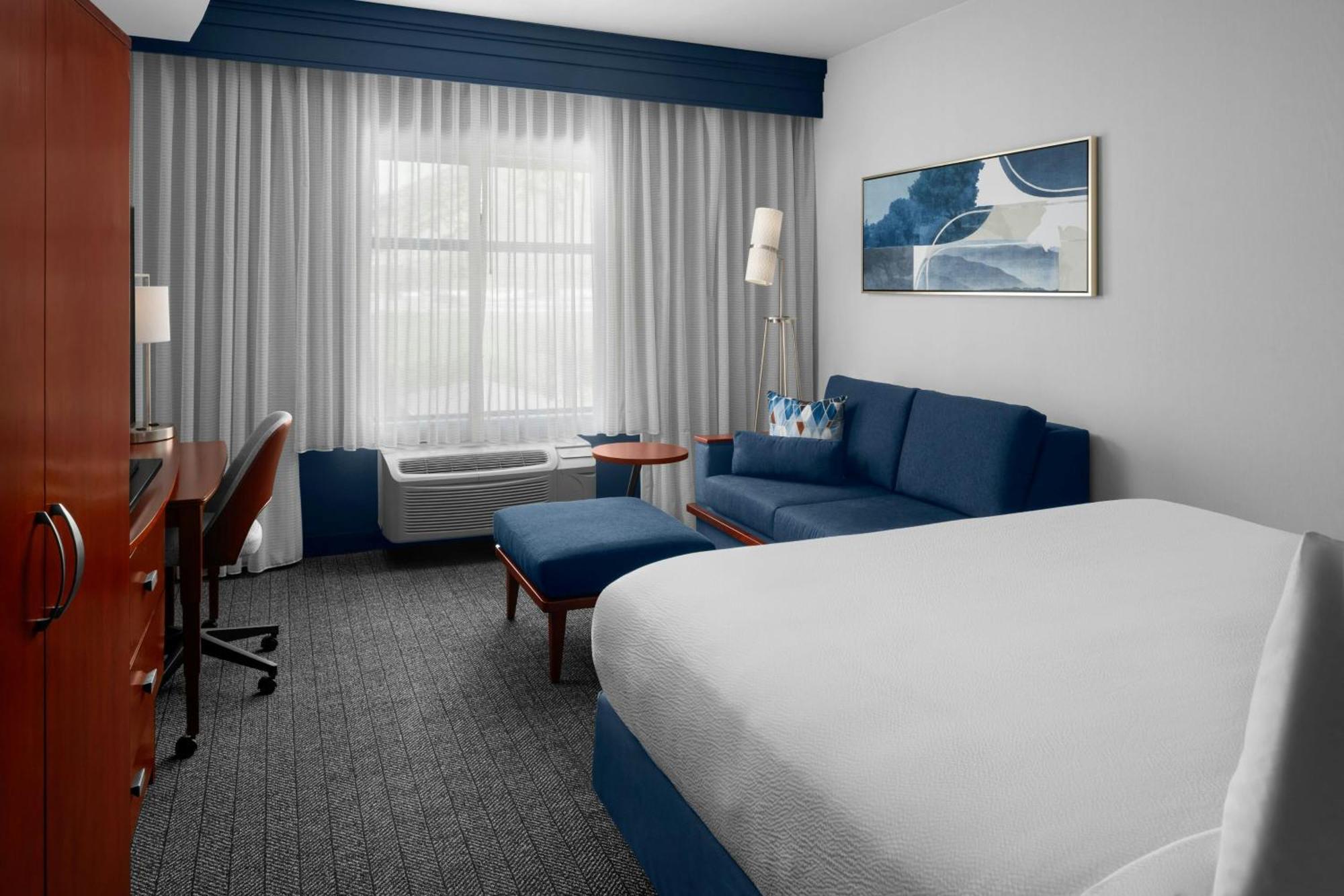 คอร์ตยาร์ด ซานตาแคลริตา วาเลนเซีย Hotel ภายนอก รูปภาพ